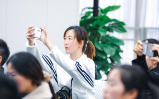 短视频招聘劳务制作 暗访团播招工：零舞蹈基础，高违约金，未成年也招